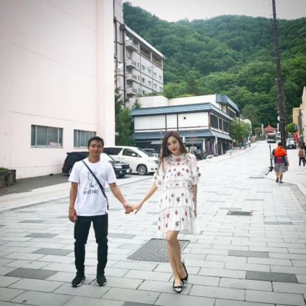 วินาที “เมย์ พิชชี่” อำลา “เจ ชนาธิป” แฟนหนุ่มกลับไปญี่ปุ่นอีกครั้ง!! ซึ้งมากๆ (มีคลิป)