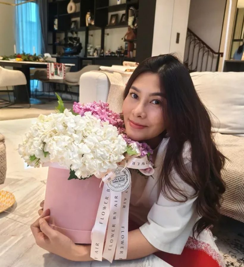 มิตรภาพงดงาม! เบลล่า ส่งของเซอร์ไพรส์วันเกิด ดาราสาวดัง