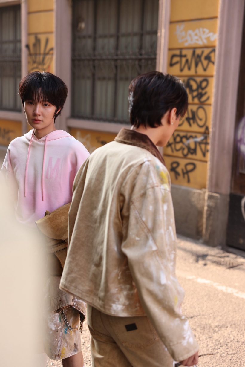 นึกว่าหลุดจากรันเวย์! เก่งน้ำปิง กับแฟชั่นเลอะสีที่ดูแพงมาก