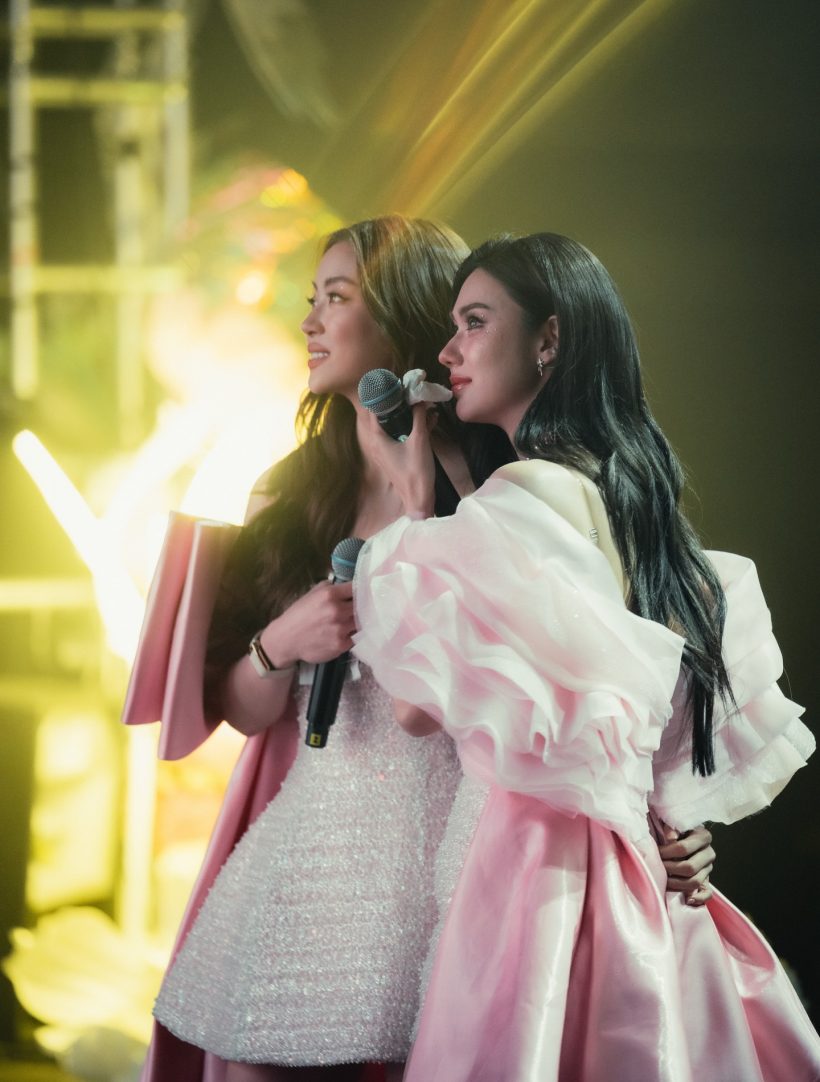 ทำสำเร็จ! คู่จิ้นGL สานฝันมุ่งสู่ปารีสแฟชั่นวีค