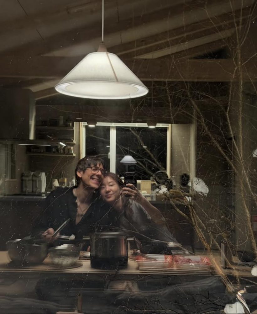 เต้ยหลุดเขินหนัก หลังบินข้ามโลกเปิดตัวกับครอบครัวแฟน