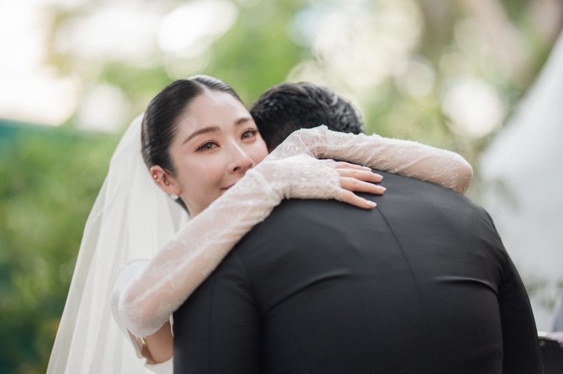 สาวสวยชื่อดัง เข้าพิธีวิวาห์แล้ว เพื่อนๆมีน้ำตาซึมทั้งงาน