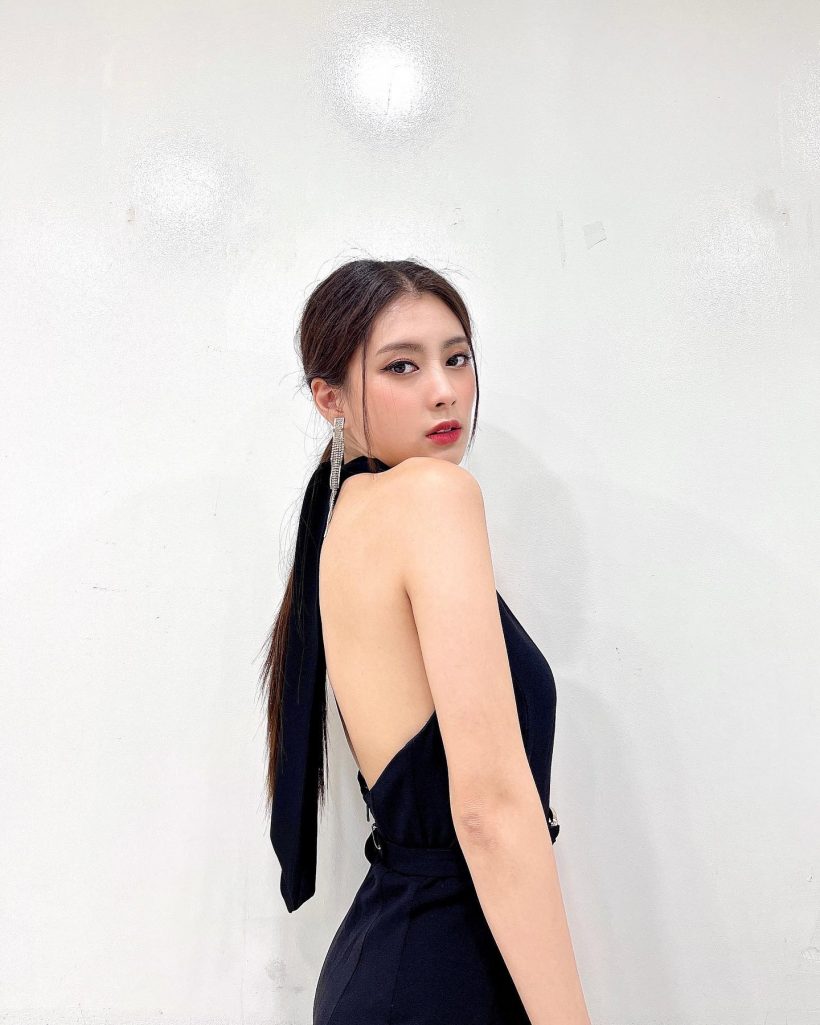 วาร์ปสาวที่ถีบหม่ำจ๊กม๊ก ตัวจริงโปรไฟล์จึ้งเป็นถึงญาติซุปตาร์!