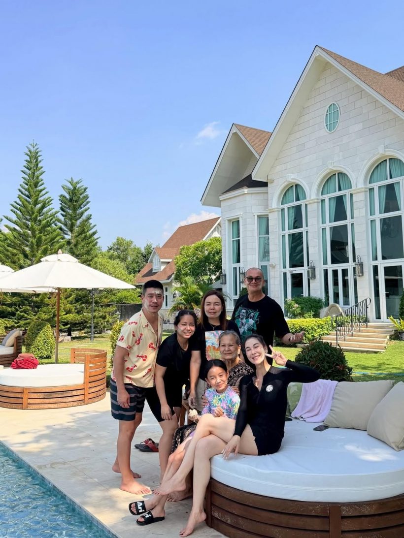 รักจริงหวังเเต่ง! หนุ่มคนดังโผล่บ้านเเฟนสาว ช็อตนี้น่ารักจริงๆ