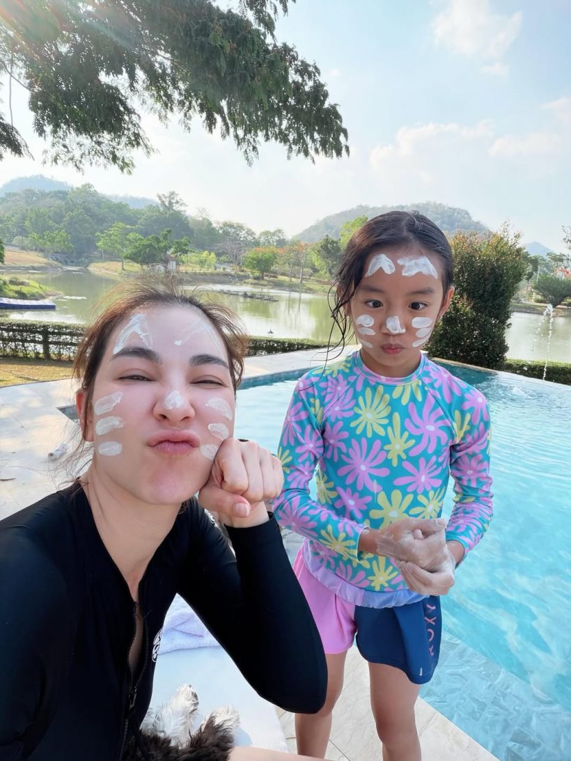 รักจริงหวังเเต่ง! หนุ่มคนดังโผล่บ้านเเฟนสาว ช็อตนี้น่ารักจริงๆ