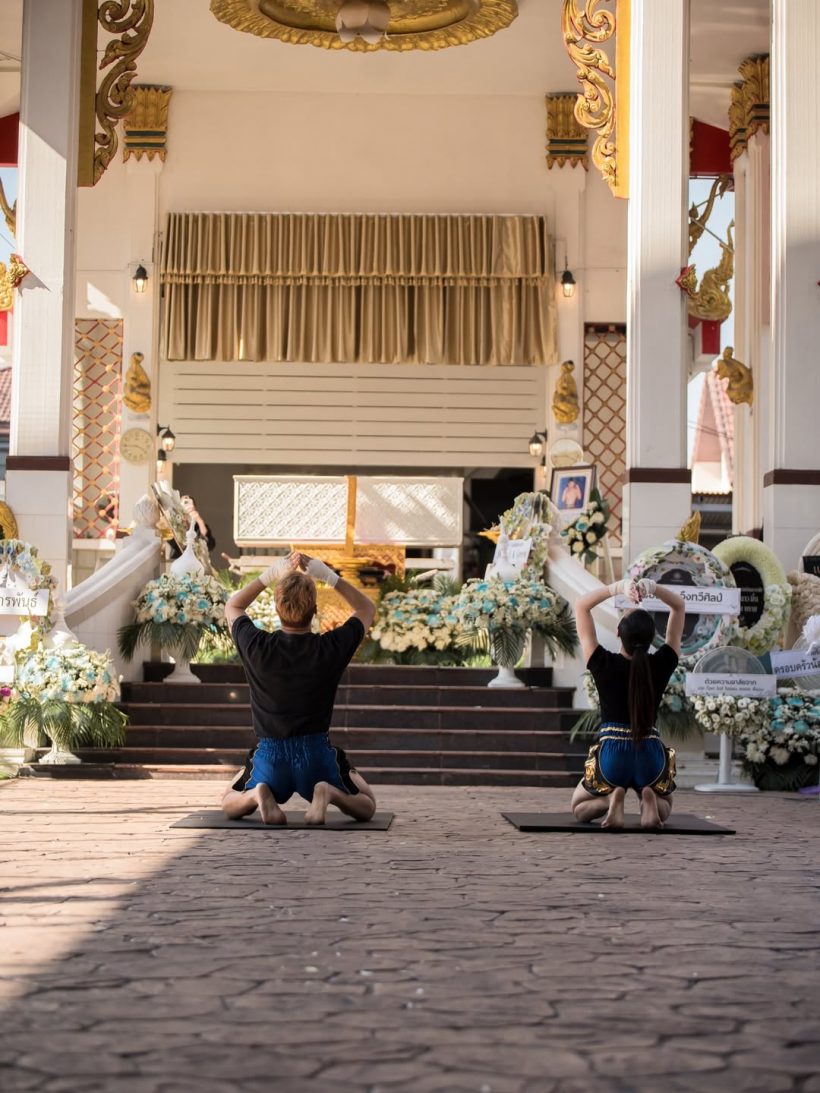 ช็อตเรียกน้ำตา ดาราสาว รำไหว้มวยไทยส่งคุณพ่อครั้งสุดท้าย