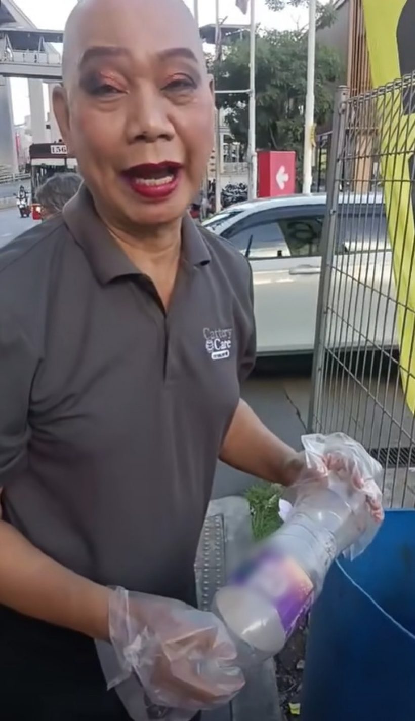 ความจนมันน่ากลัว! เปิดภาพคนดัง สู้ชีวิตเก็บขวดขาย