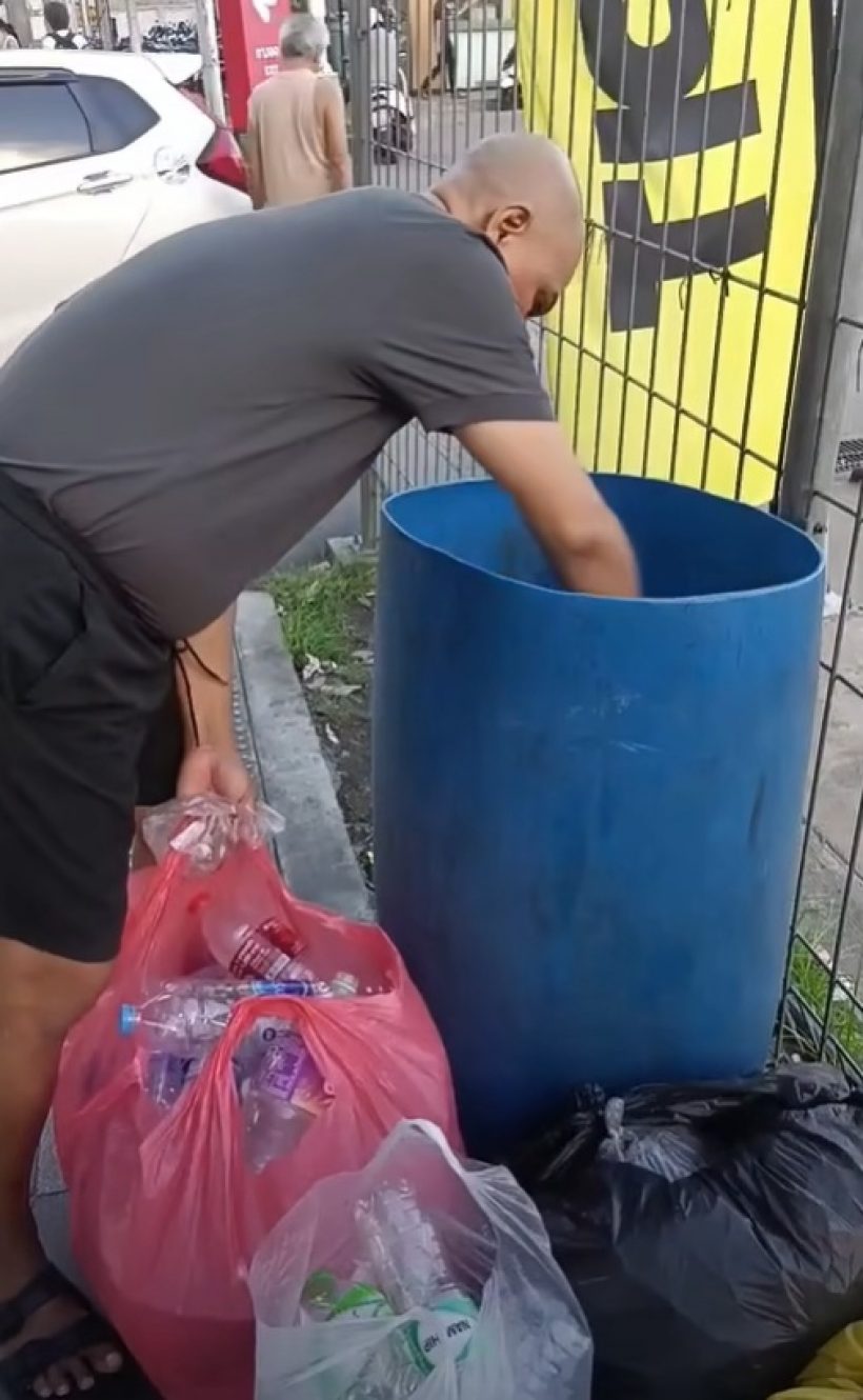 ความจนมันน่ากลัว! เปิดภาพคนดัง สู้ชีวิตเก็บขวดขาย