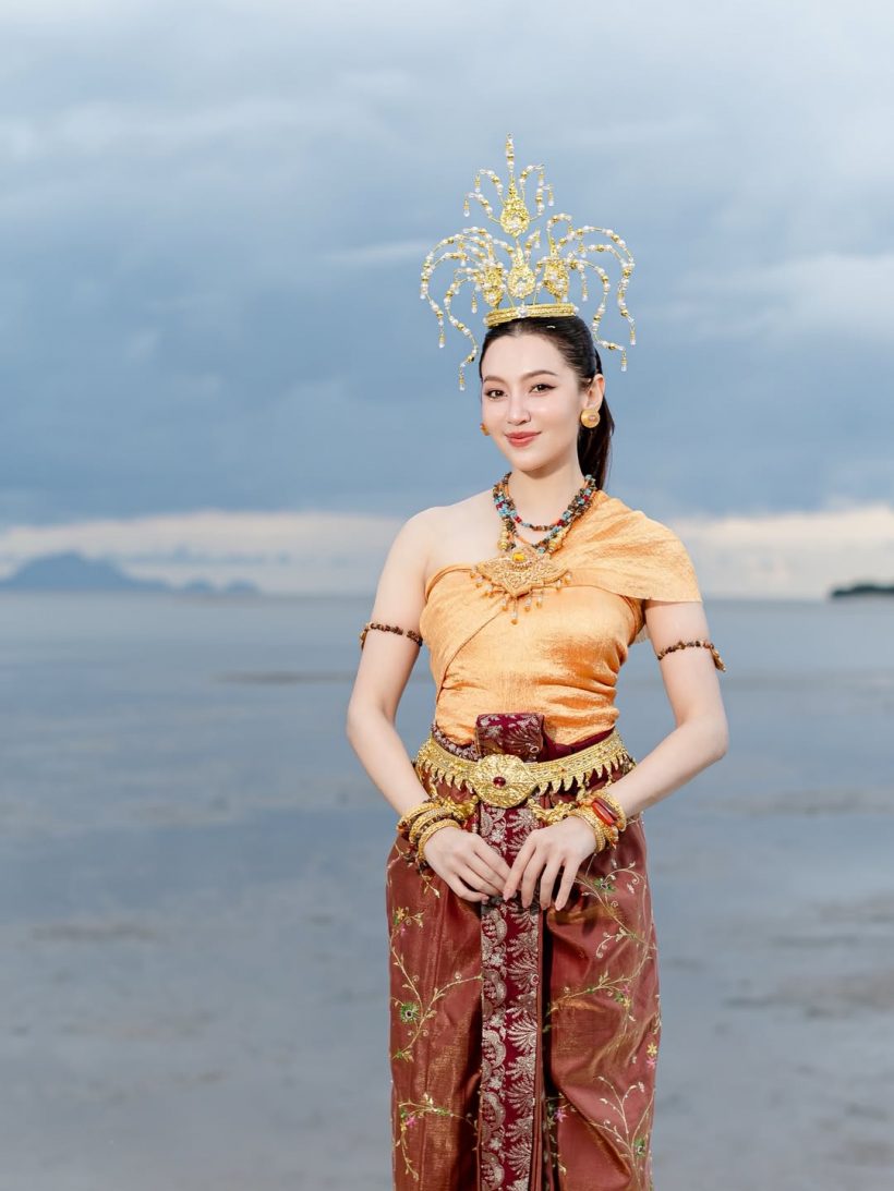 ว่าเเล้วต้องมีดราม่า! ชาวเน็ตตั้งคำถาม ชุดเอวาเด่นกว่า เบลล่า?