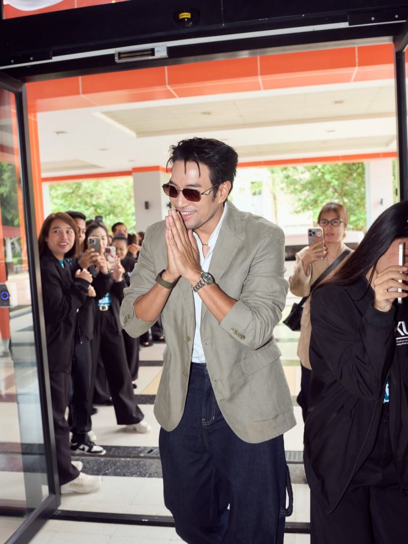 เกรท วรินทร แต่งเนี้ยบ แต่ความหล่อเตะตาอาจารย์ทั้ง ม.