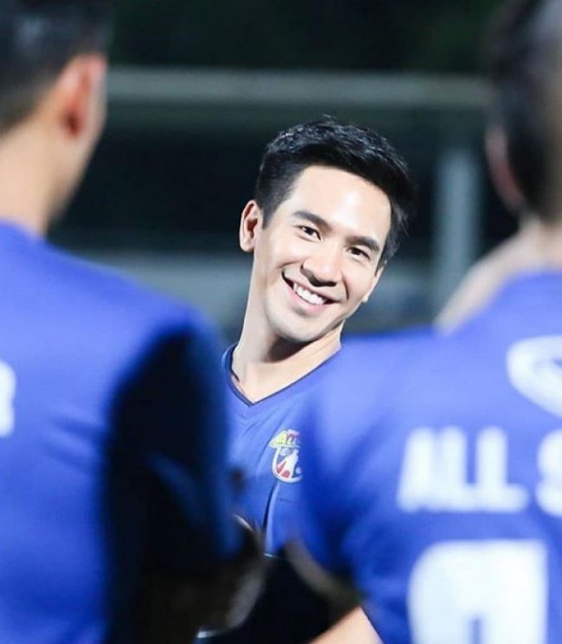 เซอร์ไพรส์สุดๆ “พี่หมื่นโป๊ป” พักออกอีเว้นท์ โผล่เตะบอลเหงื่อชุ่มทั้งตัว โอ๊ยยยเซ็กซี่!