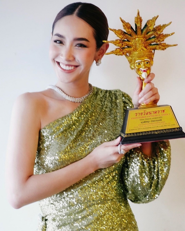 กระเเสเเรงไม่ตก! มิน พีชญา คว้ารางวัล นักแสดงนำหญิงยอดเยี่ยมแห่งปี จากเวที นาคราชอวอร์ด