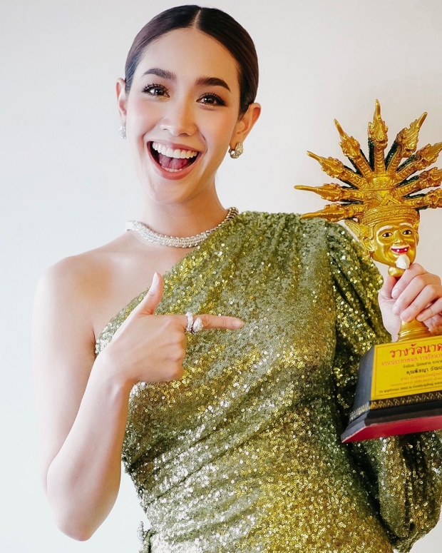 กระเเสเเรงไม่ตก! มิน พีชญา คว้ารางวัล นักแสดงนำหญิงยอดเยี่ยมแห่งปี จากเวที นาคราชอวอร์ด