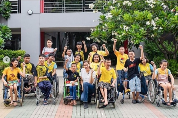 รวมภาพหาดูได้ยาก ฟ้าใส นางงามขวัญใจประชาชน