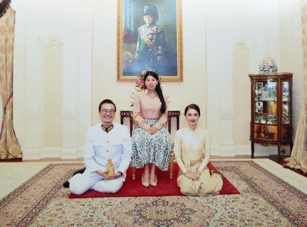 ซาบซึ่งในพระเมตตา!! มิว - เซนต์ จูงมือเข้ารับพระราชทานน้ำสังข์ จาก เจ้าฟ้าสิริวัณณวรีฯ 