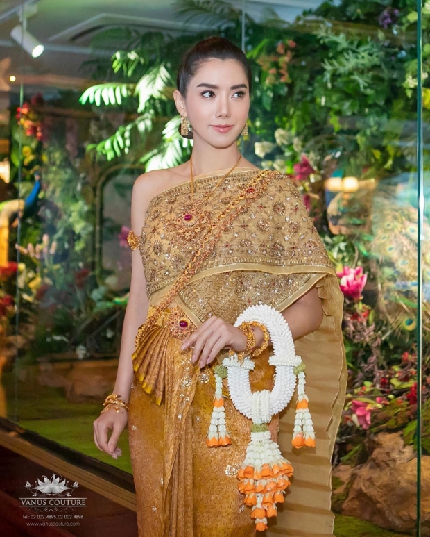 พักความเเซ่บ!! ไอซ์ อภิษฎา สวยสง่าดุจนางพญาสวมชุดไทยสุดอลังการถ่ายเเบบ