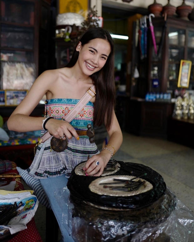 ญาญ่า ให้ของขวัญแฟนคลับ แต่งเป็นแซนตี้ น่ารักสุด!