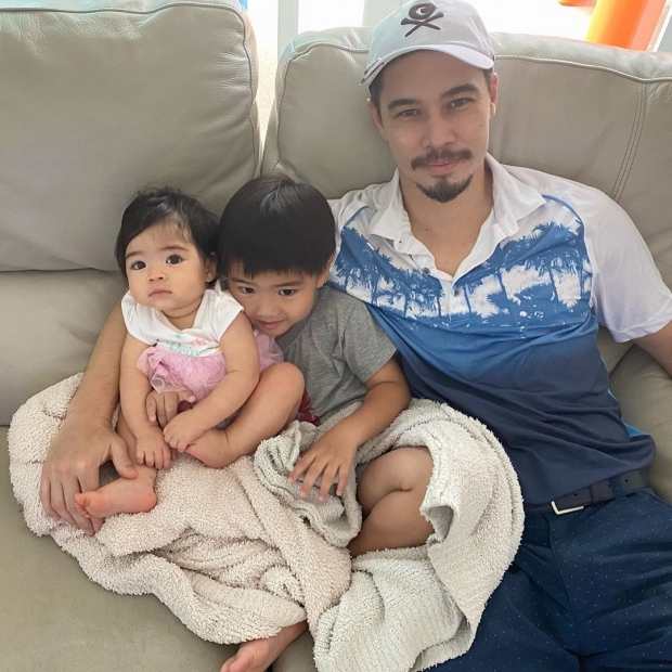 เเมทธิว โพสต์ภาพถ่ายกับลูกๆ เเต่โดนชาวเน็ตโฟกัสสิ่งนี้บนหน้า 