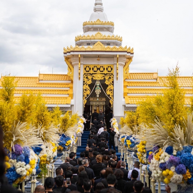 ตั้งคำถาม มิว อยู่ไหน ไร้เงาร่วมงาน พระราชทานเพลิงศพ พ่อเเต้ว 