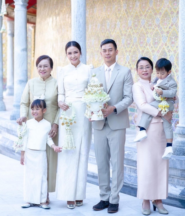 กระแต ศุภักษร สวยสง่า ในวัย 38 ปี จูงมือครอบครัว ทำบุญวันเกิดสุดอบอุ่น