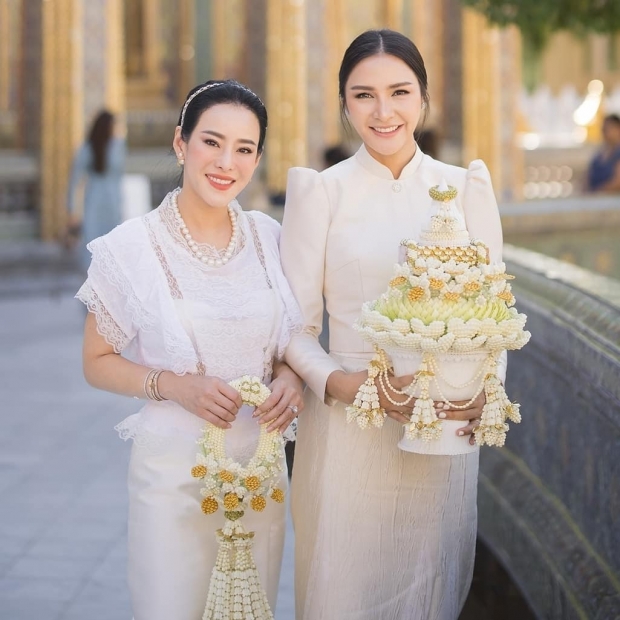 กระแต ศุภักษร สวยสง่า ในวัย 38 ปี จูงมือครอบครัว ทำบุญวันเกิดสุดอบอุ่น