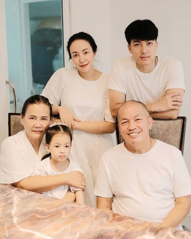 ไอซ์ ลูกสาวน้าค่อม โพสต์ถึงคุณพ่อ วงการบันเทิง-แฟนๆแห่ส่งใจ