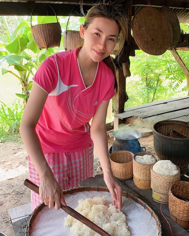 ลูกทุ่งสาวคนดัง ตกงานช่วงโควิด กลับบ้านเกิดใช้ชีวิตสไตล์สาวไทบ้าน