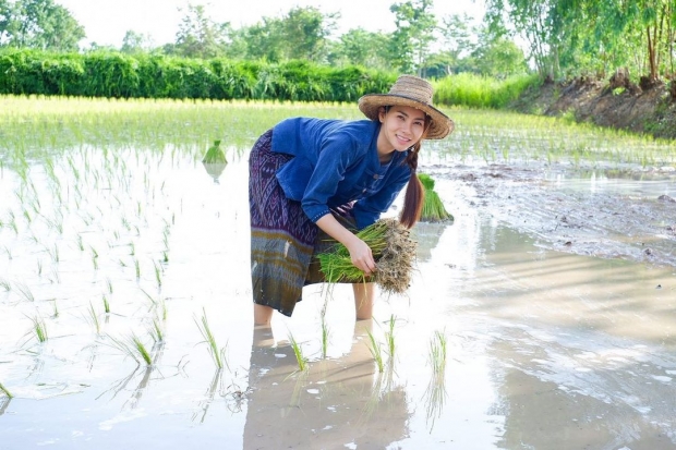 ลูกทุ่งสาวคนดัง ตกงานช่วงโควิด กลับบ้านเกิดใช้ชีวิตสไตล์สาวไทบ้าน