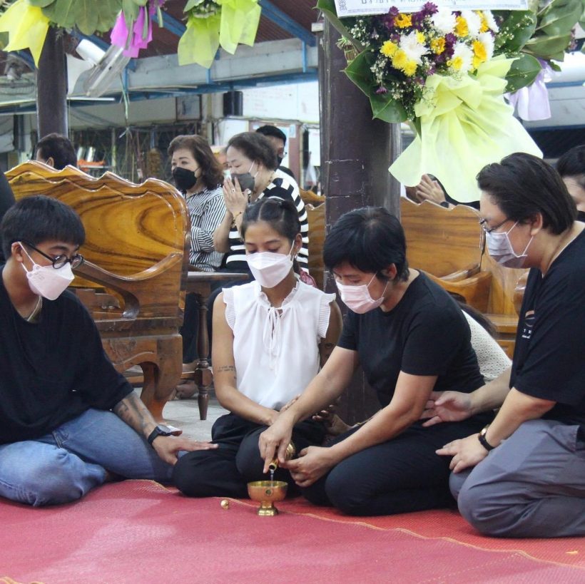 สามี สายป่าน เศร้า สูญเสียพ่อ หลังกระโดดช่วยลูกน้องจมน้ำ