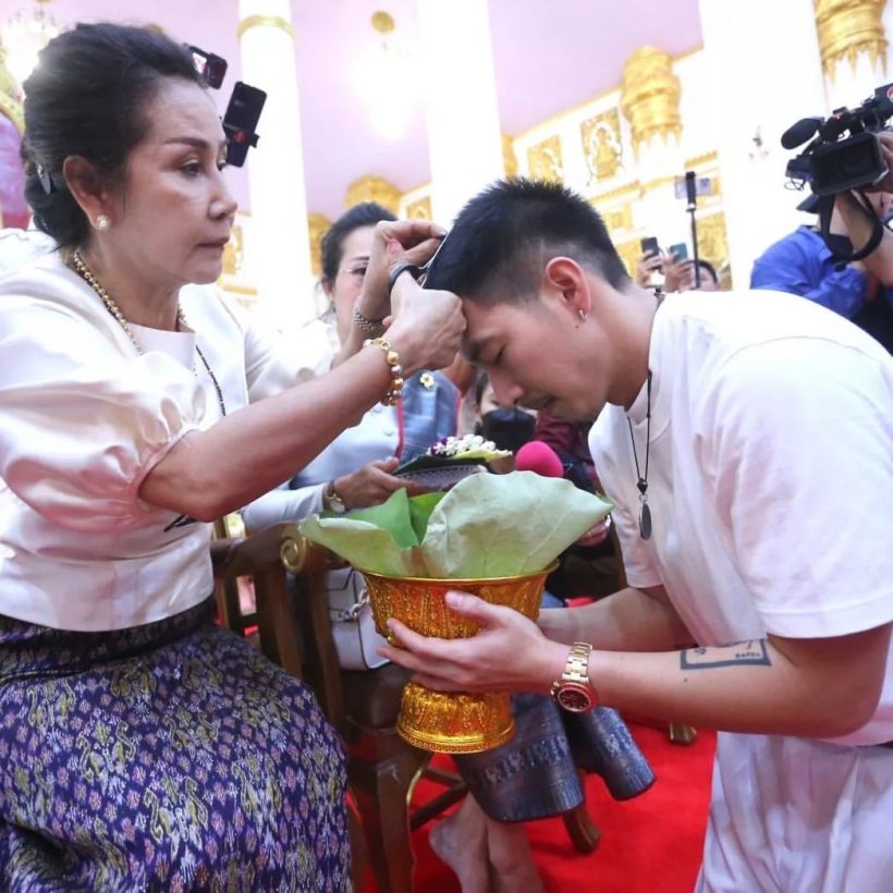 เผยภาพ โตโน่ ภาคิน วันโกนผมเตรียมบวช ถวายเป็นพระราชกุศล 