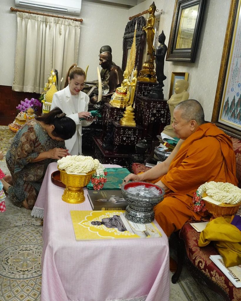 อนุโมทนาบุญกับนางเอกซุปตาร์คนนี้ . . ล่าสุดมุ่งทางธรรมเเล้ว