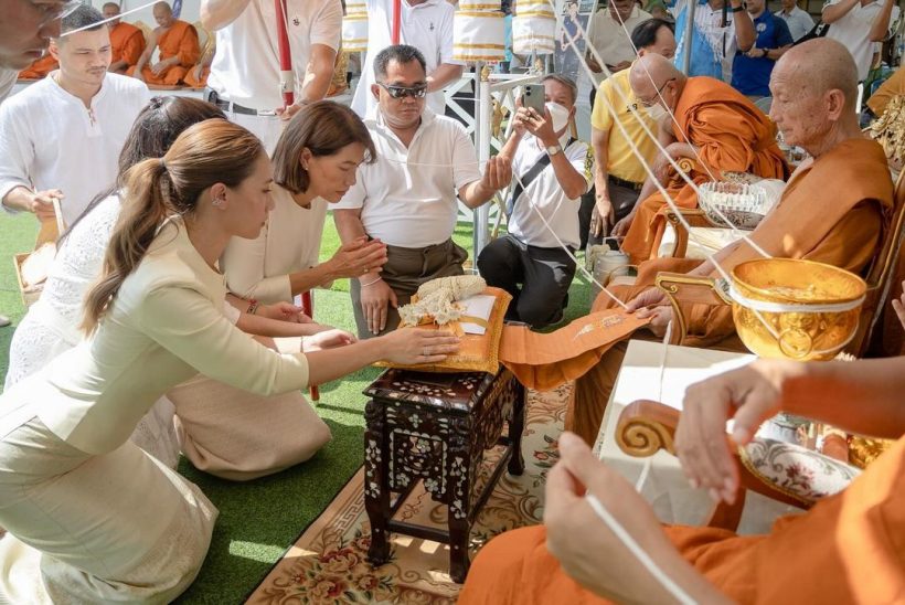 เพลงควงแม่ตู่ทำบุญใหญ่ จัดพิธีเบิกเนตรพระอุทิศให้พ่อเอ๋จากไป1ปี