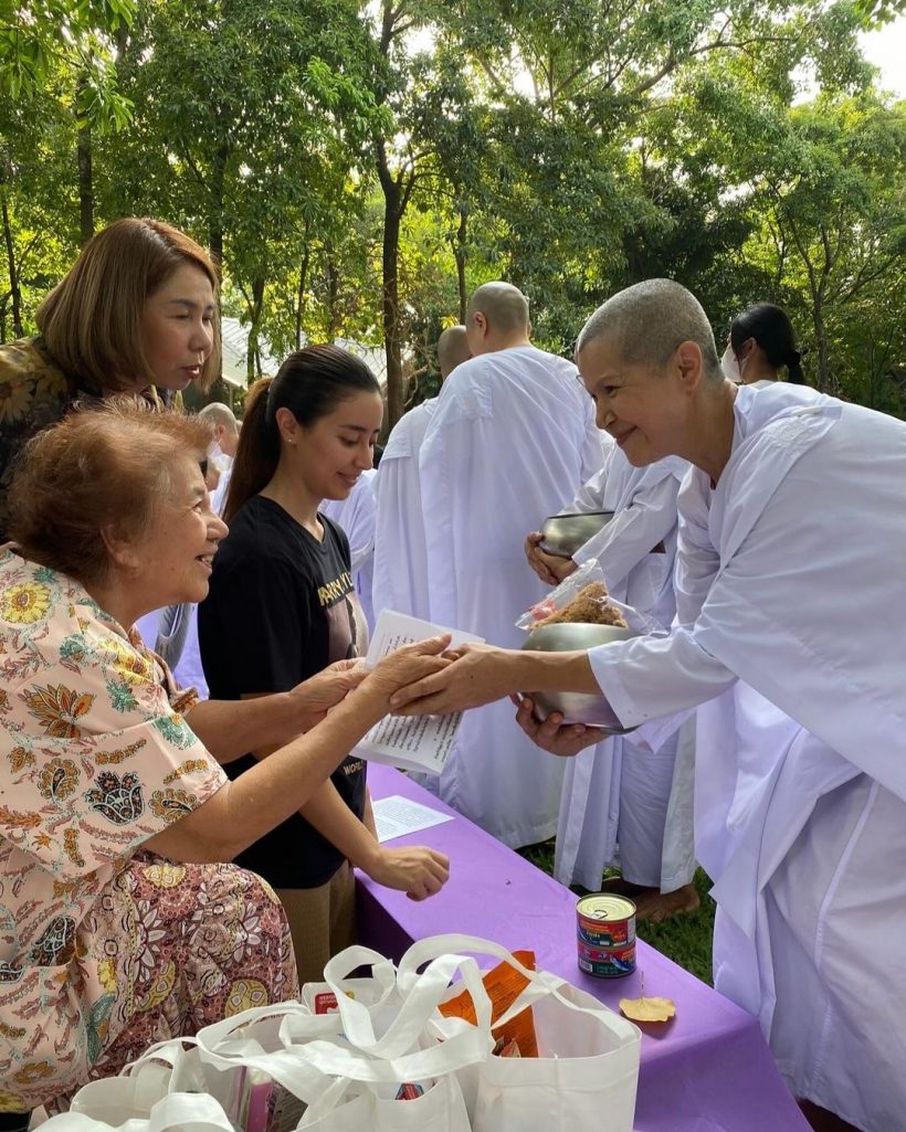 อนุโมทนาบุญ จอนนี่ แอนโฟเน่ ปลงผมเตรียมบวชพระที่ศรีลังกา