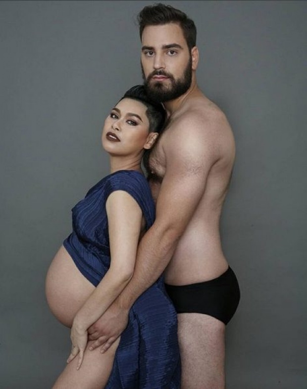 แซบสุดๆ ‘ส้ม – ณัชพร’ อุ้มท้อง 7 เดือนถ่ายแบบเซ็กซี่กับสามีต่างชาติ 