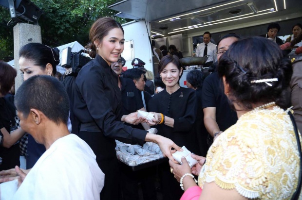 เผยโมเม้นท์ประทับใจ พระองค์เจ้าโสมสวลีฯ ประทานไก่ทอดให้ ชมพู่-อารยา