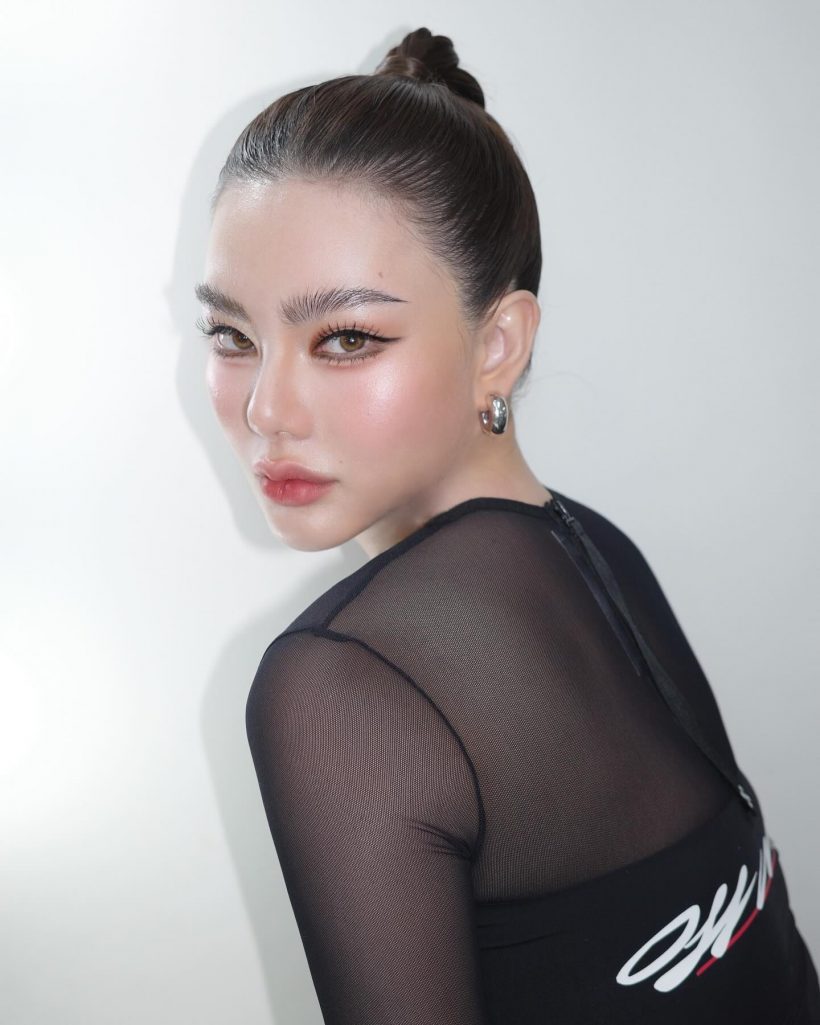 วงในเผยแล้ว ดิว อริสรา จะกลับไทยมั้ย?หลังคุณพ่อเสียชีวิต
