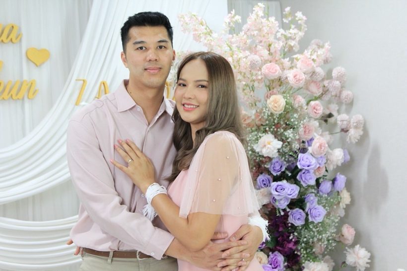 เม้าท์สนั่น!! นักร้องสาว ท้องก่อนแต่งหรือเปล่า ล่าสุดมีเฉลยแล้ว