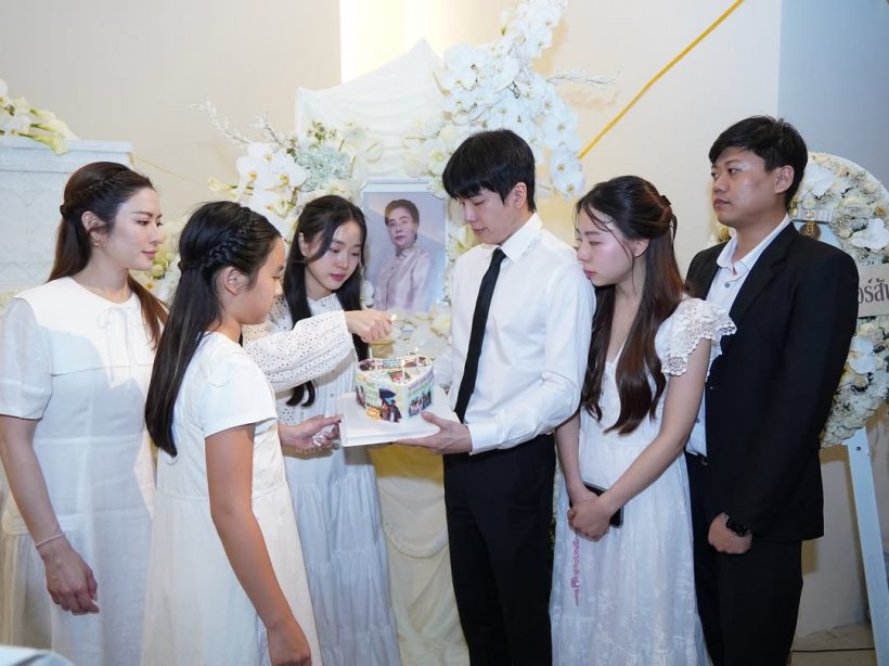 นุ่น พิชชาธร ร่ายยาวทำใจไม่ได้ แม่เพ็กแฮจากไปไม่ได้ร่ำลา