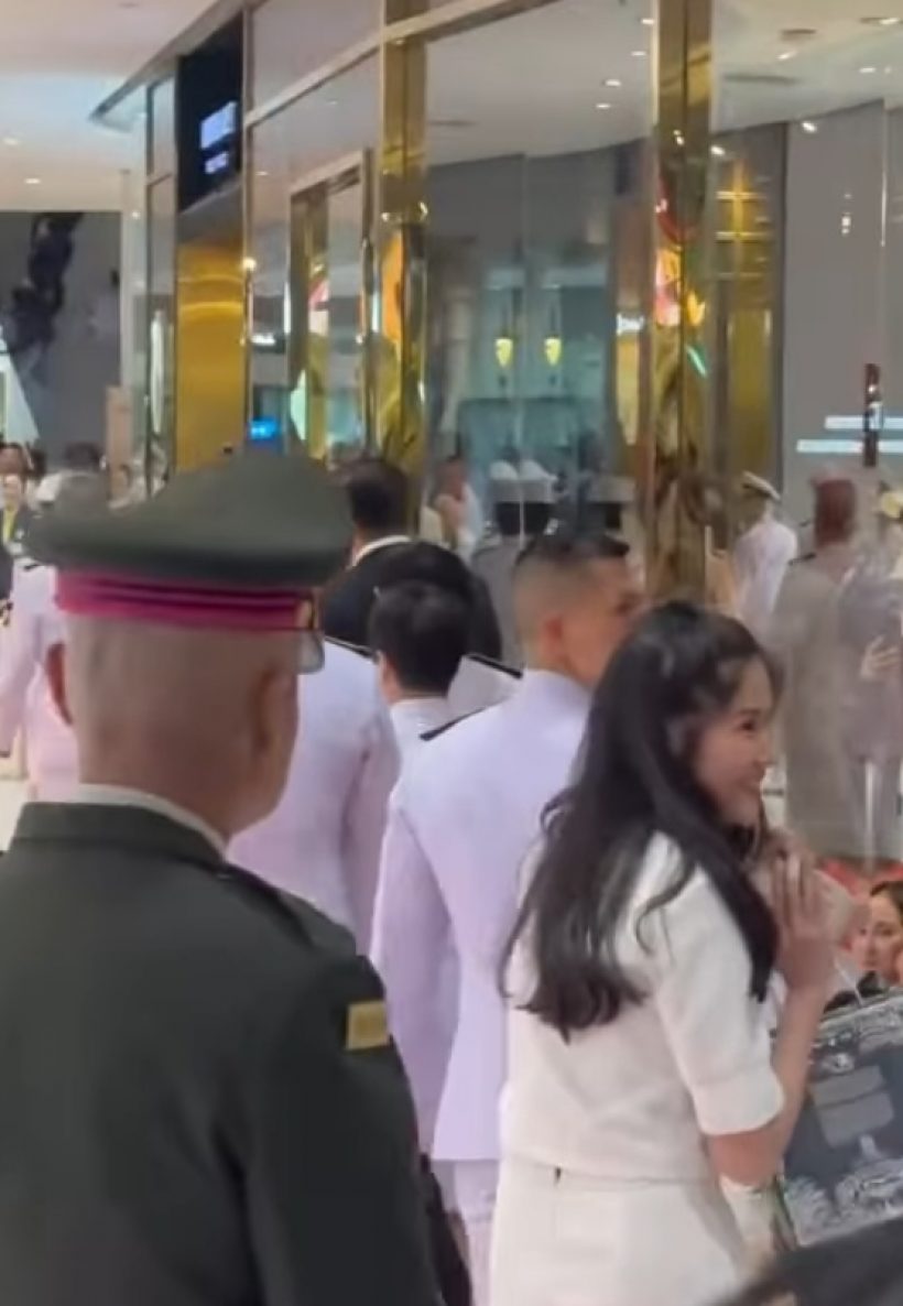 นักแสดงสาวท็อป ปลื้มปีติ เผยภาพเข้าเฝ้าฯ พระราชินี