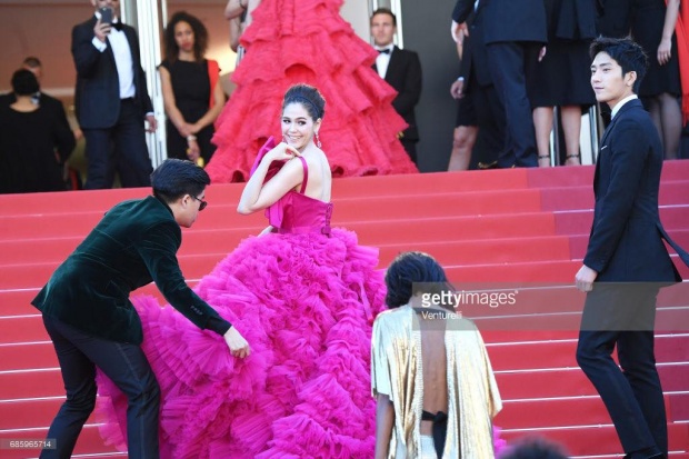 ฟรุ๊งฟริ๊ง!!! ชมพู่ อารยา บนพรมแดงงาน Cannes 2017 วันที่ 3 เล่นใหญ่เวอร์