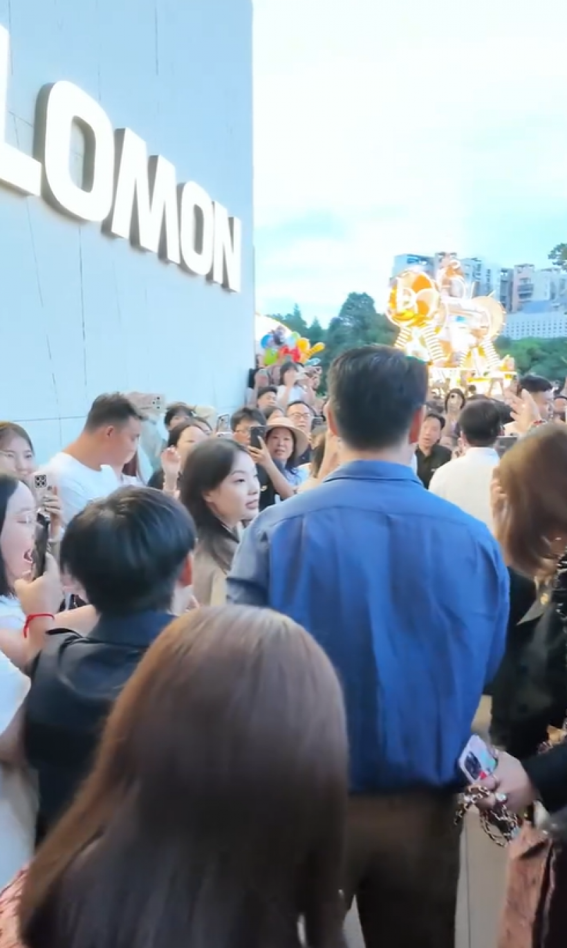อีเว้นท์เเตก! พระเอกไทยโผล่จีน เเฟนๆเเห่ต้อนรับเพียบ