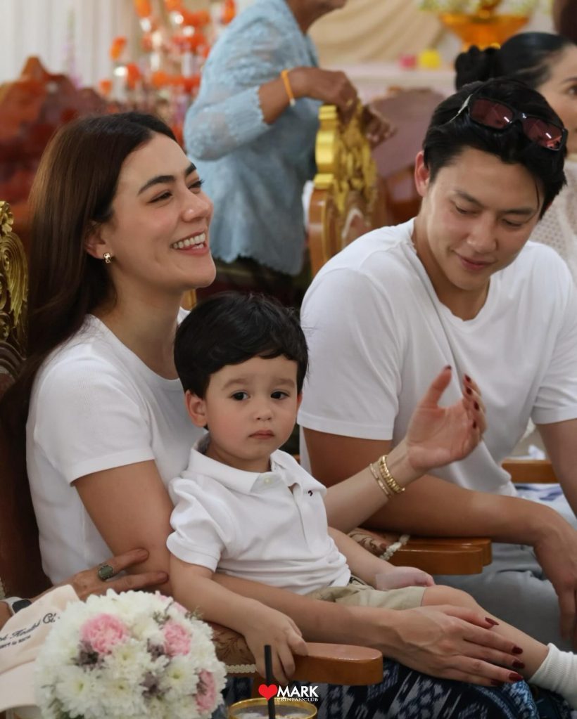 น่ารักมาก! คู่รักน้อยสีเกี่ยวก้อยทำบุญกฐินใหญ่ ซ่อมหลังคาโบสถ์