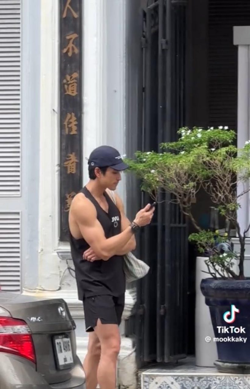 อื้อหือ! พี่พระเอกคนดัง คลั่งรักสุดๆ วิดีโอคอล จุ๊บหวานใจผ่านมือถือ