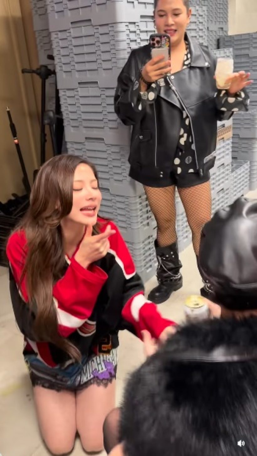 ดูชัดๆ ใบเฟิร์นหลังเวทีงานแต่งมายด์ ไม่สนภาพนางเอกแล้ว