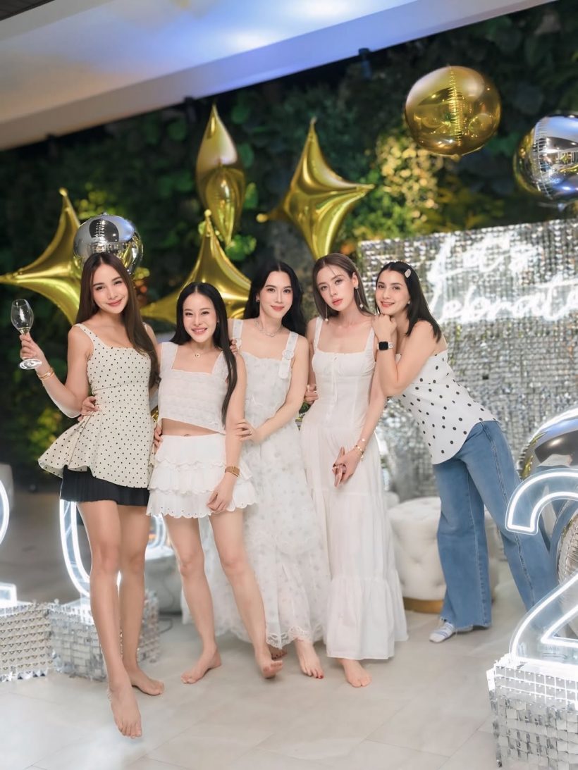 เปิดบ้านหรู หนุ่ม-เมย์ แค่มุมสระว่ายน้ำก็อลังตาแตกแล้ว