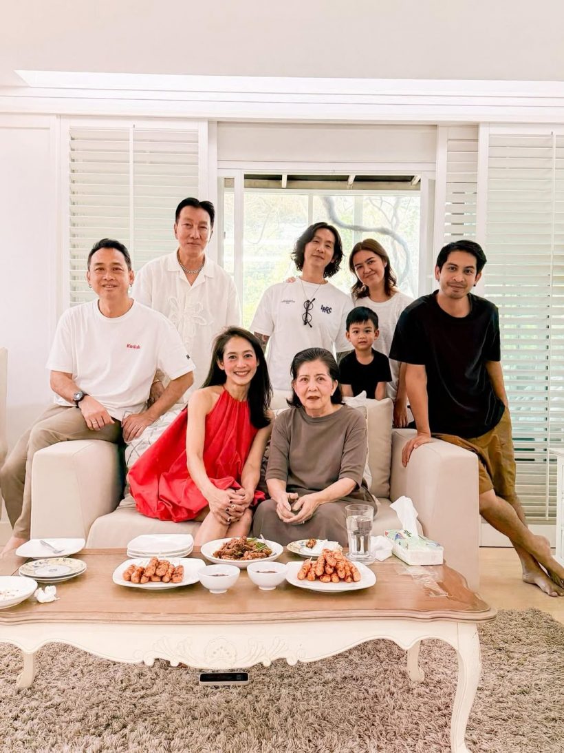 อดีตนางเอกรีบกลับไทยสวมกอด จิ๋ม มยุรฉัตร แม่คนที่2ในชีวิต