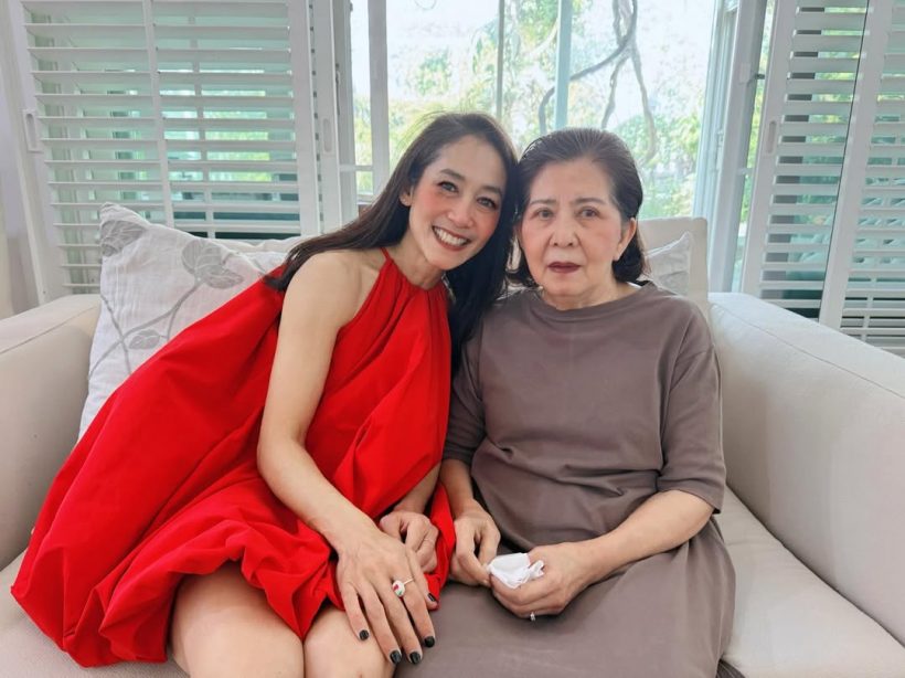 อดีตนางเอกรีบกลับไทยสวมกอด จิ๋ม มยุรฉัตร แม่คนที่2ในชีวิต