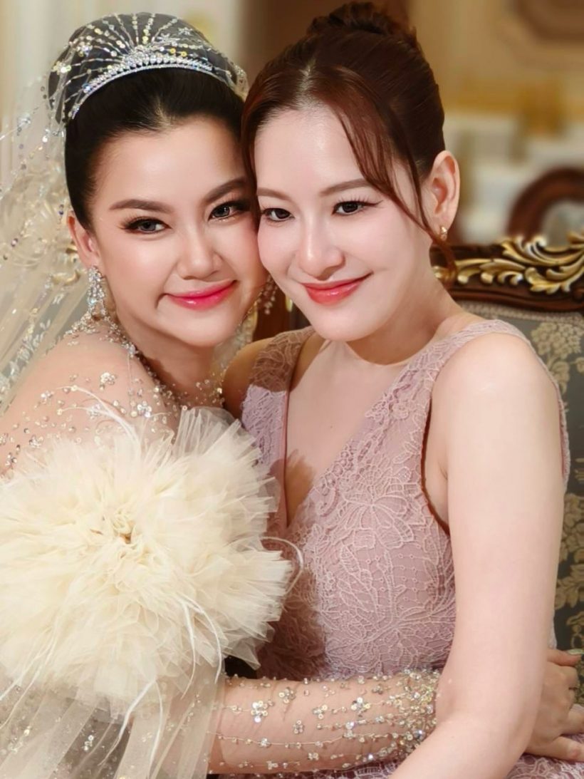 ดาราสาวควงสามีนักธุรกิจวิวาห์สุดยิ่งใหญ่ เรือนหออย่างกับวัง