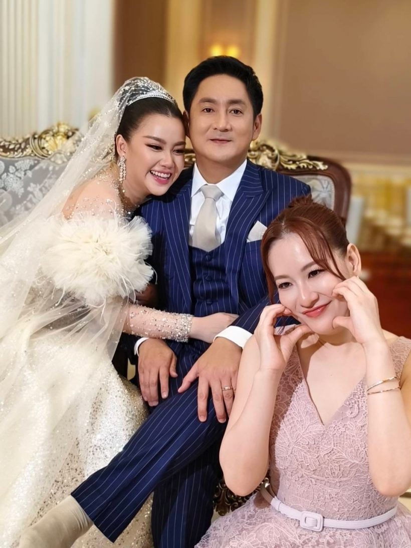 ดาราสาวควงสามีนักธุรกิจวิวาห์สุดยิ่งใหญ่ เรือนหออย่างกับวัง