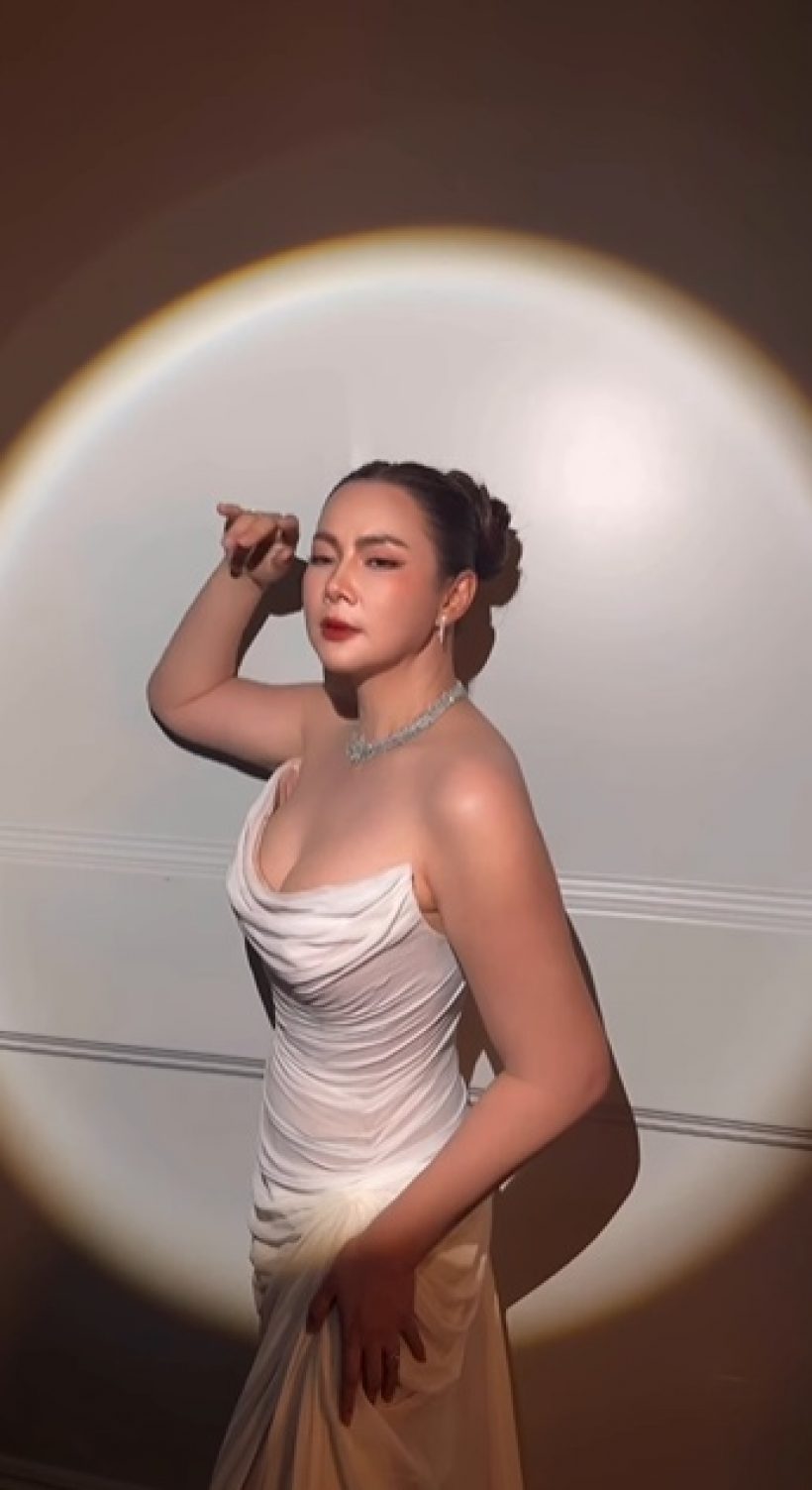 ดาราสาวลูกดก อวดสัดส่วนเป๊ะ 36-22-38 ในวัย 50 ปี